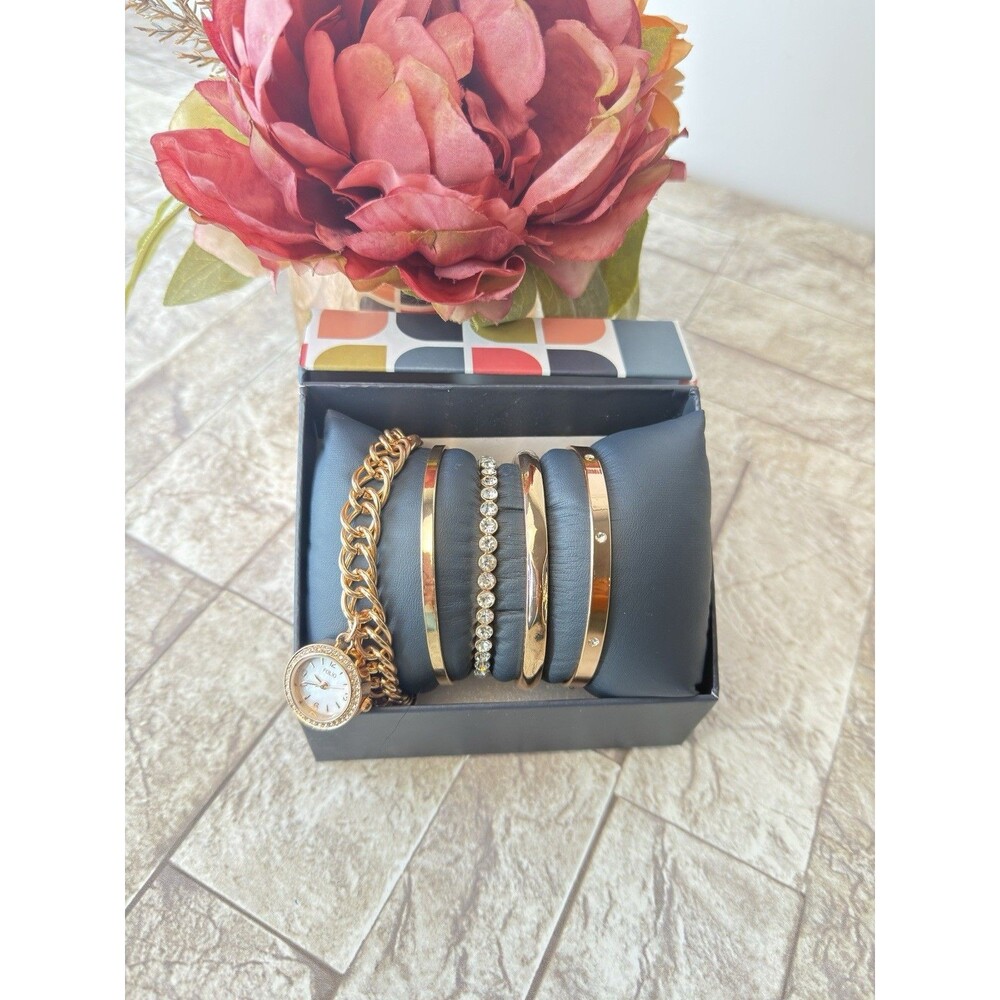 NEW IN BOX Folio Women’s Gold Tone Wrist Watch & 4 Bracelet Boxed Gift Set - Picture 6 of 11